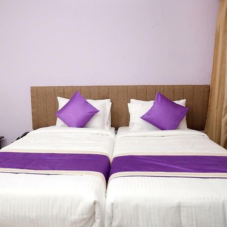 טריואנדרום Oyo 9797 Hotel Vbee Plaza מראה חיצוני תמונה