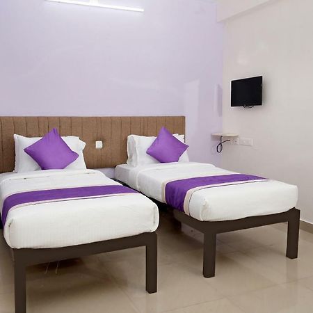 טריואנדרום Oyo 9797 Hotel Vbee Plaza מראה חיצוני תמונה
