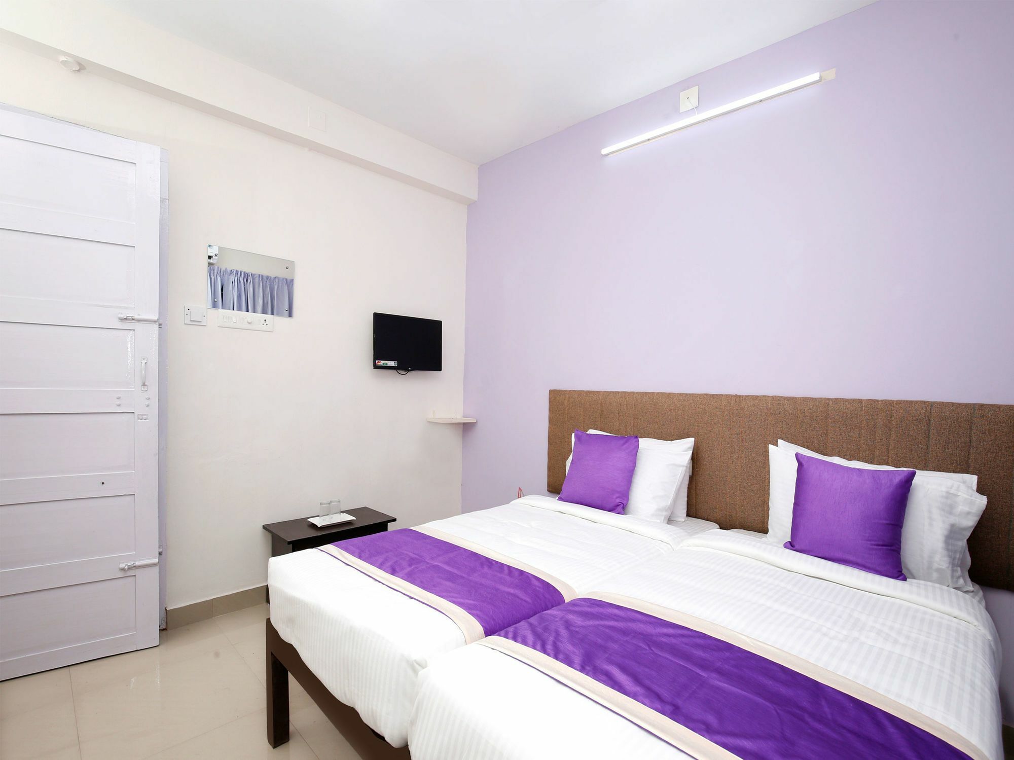 טריואנדרום Oyo 9797 Hotel Vbee Plaza מראה חיצוני תמונה