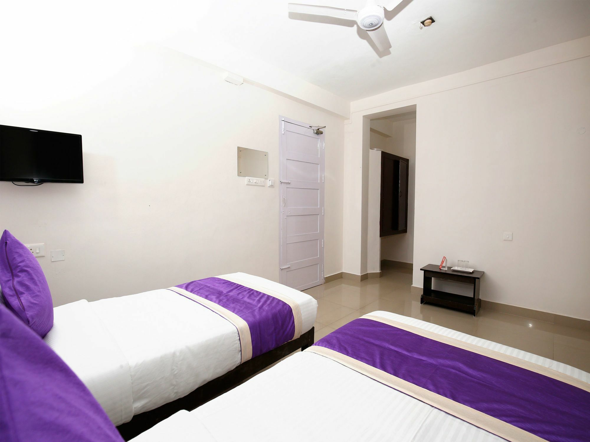 טריואנדרום Oyo 9797 Hotel Vbee Plaza מראה חיצוני תמונה