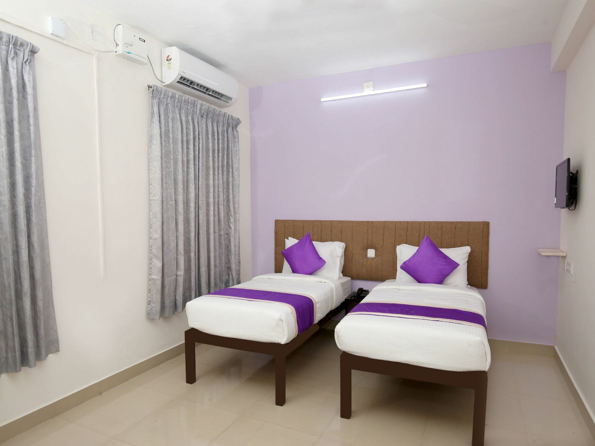 טריואנדרום Oyo 9797 Hotel Vbee Plaza מראה חיצוני תמונה